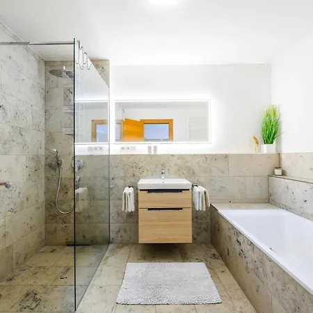 4br Berg Rueckzug Villa